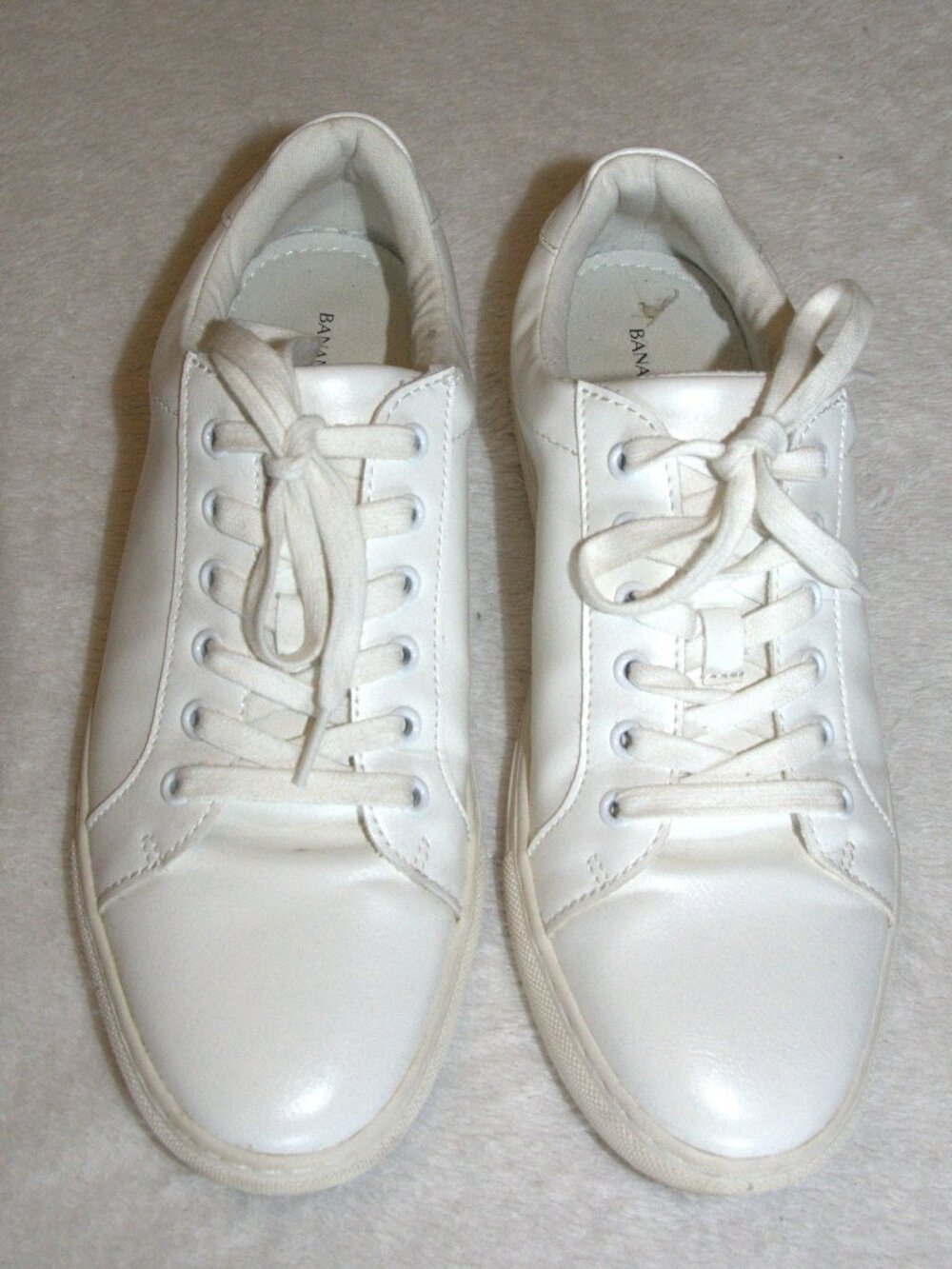 Banana Republic Low Top Sneakers Men's size 9.5 White